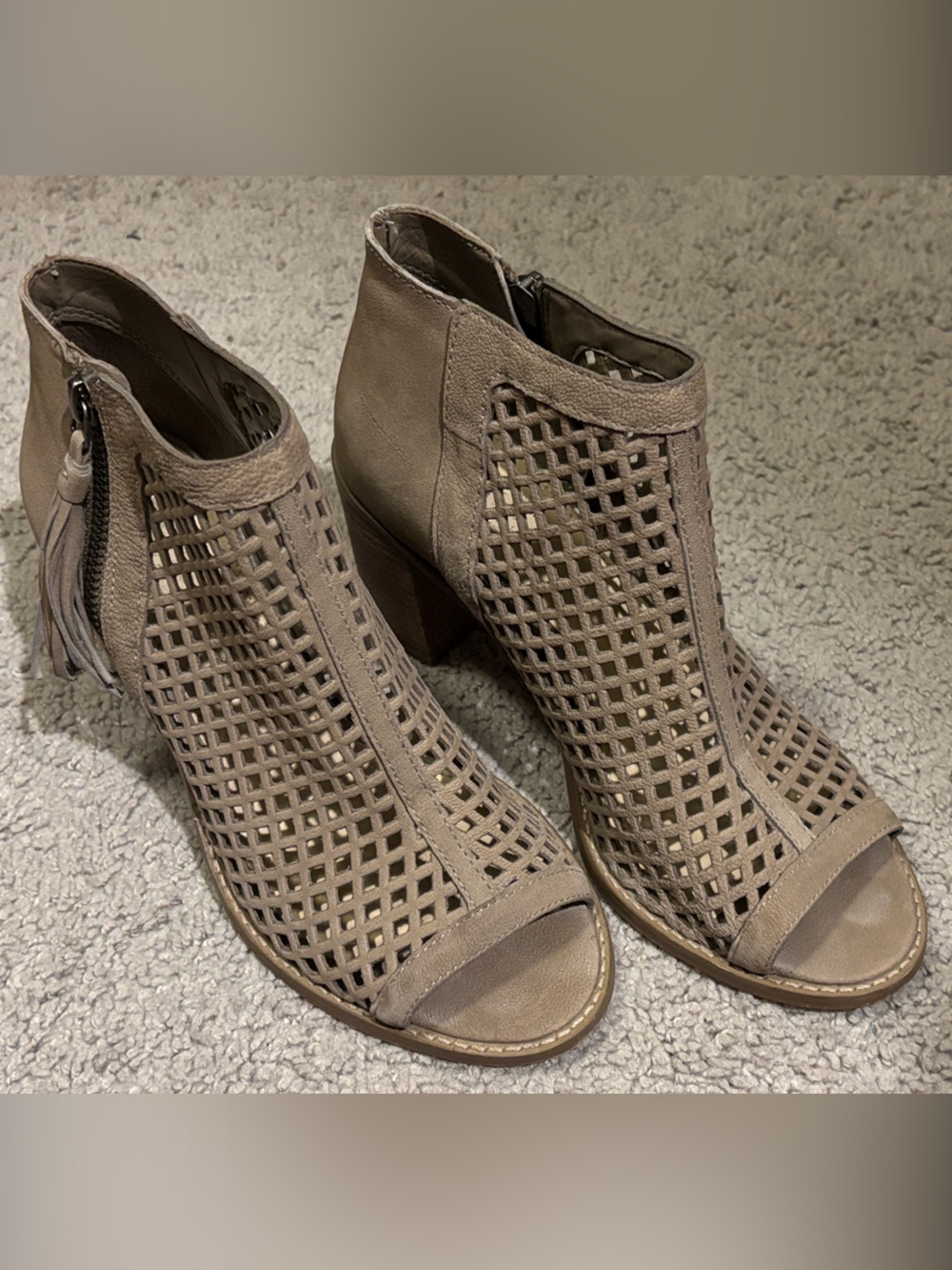 Vince Camuto Taupe Laser-Cut Peep-Toe Block Heel Booties Size 7